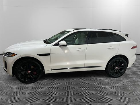 Used 2023 Jaguar F-PACE R-Dynamic S image 2