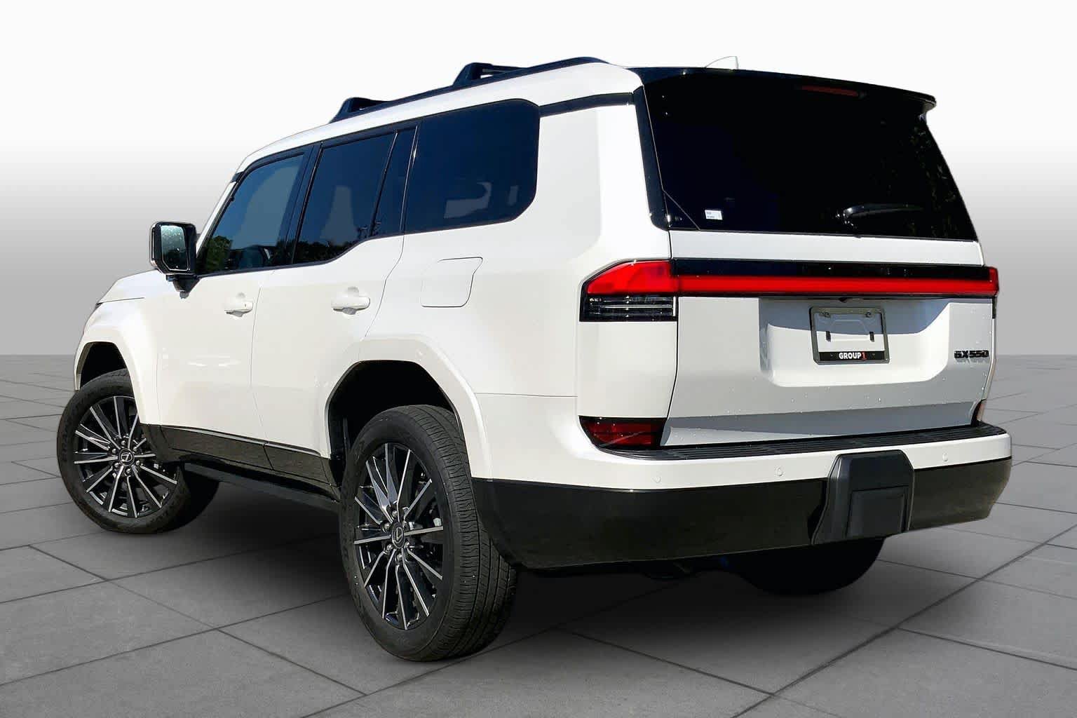 Used 2025 Lexus GX 550 w/ Accessory Package (2T) AWD/4WD image 12