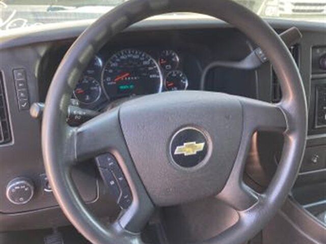 Used 2018 Chevrolet Express 2500 w/ Driver Convenience Package RWD image 9