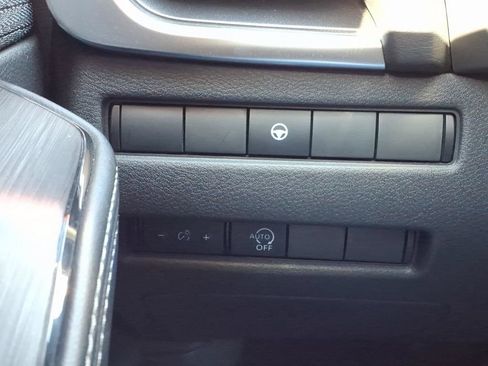 Used 2023 Nissan Rogue SV AWD/4WD image 18
