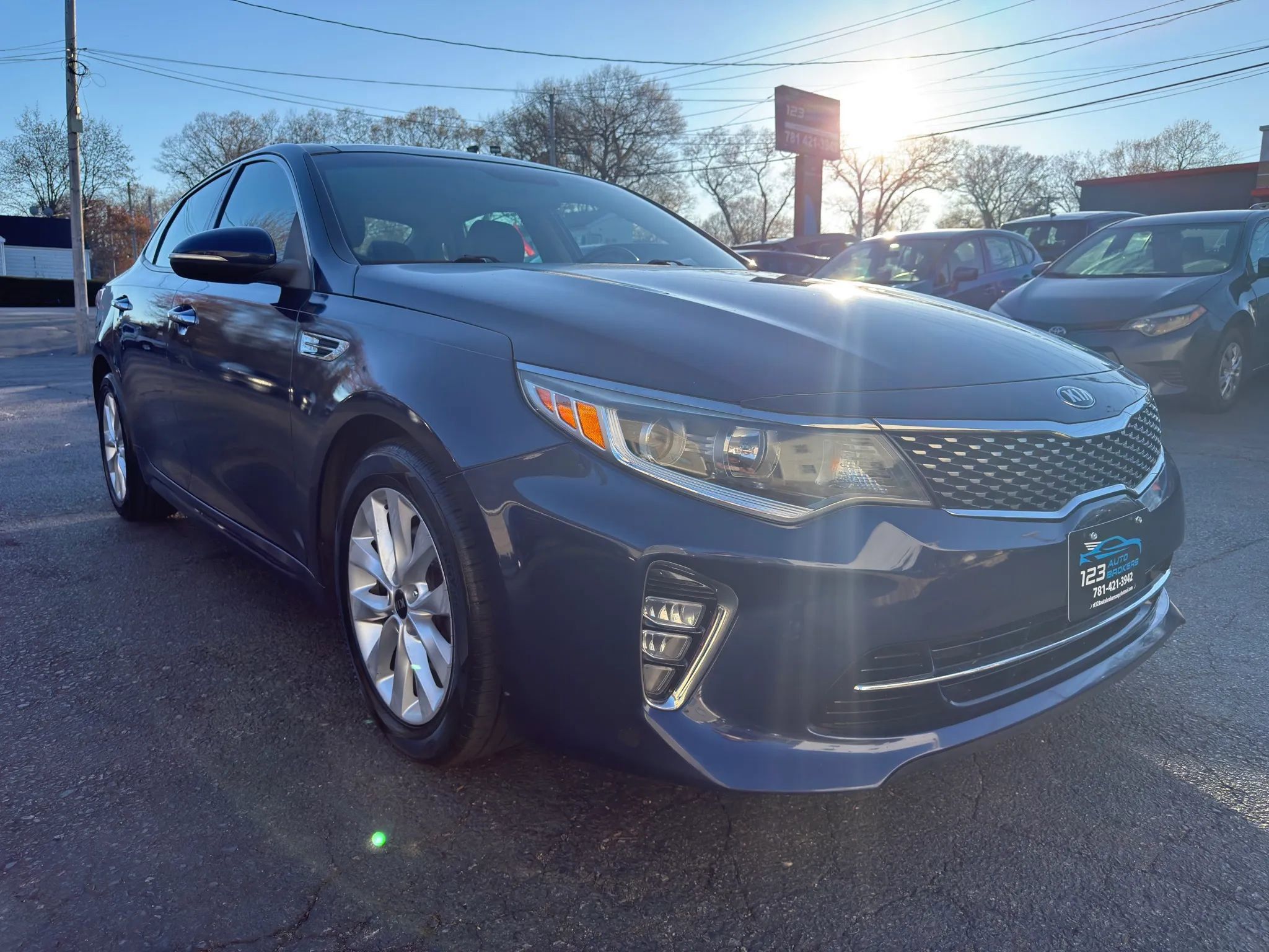 Used 2018 Kia Optima S w/ Panoramic Sunroof Package FWD image 1