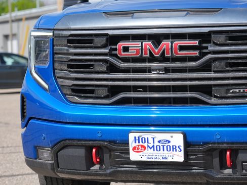 Used 2023 GMC Sierra 1500 AT4 w/ Technology Package AWD/4WD image 11