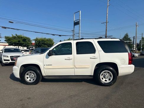 Used 2007 GMC Yukon SLT w/ SLT Preferred Equipment Group RWD image 10