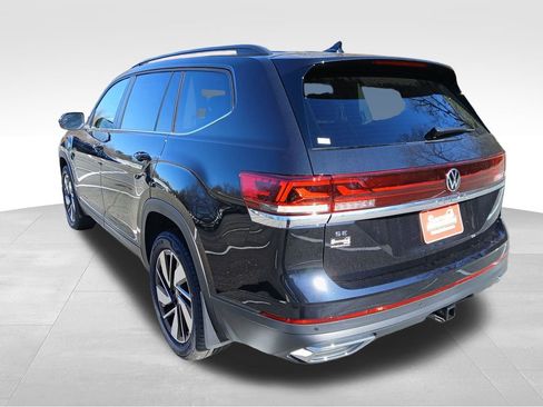 New 2026 Volkswagen Atlas SE FWD image 3