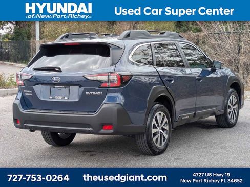 Used 2025 Subaru Outback Premium image 5