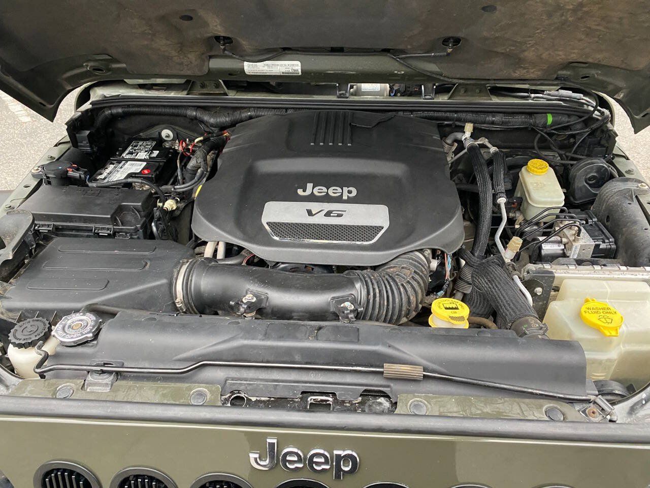 Used 2015 Jeep Wrangler Unlimited Rubicon AWD/4WD image 53