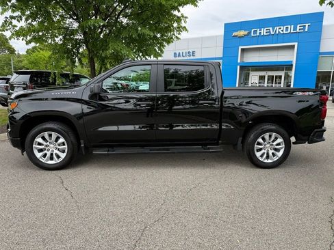 Used 2024 Chevrolet Silverado 1500 Custom AWD/4WD image 2