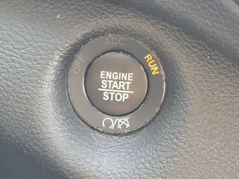 Used 2019 Jeep Cherokee Latitude Plus w/ Cold Weather Group image 13