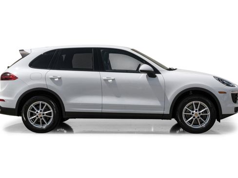 Used 2016 Porsche Cayenne AWD/4WD image 7
