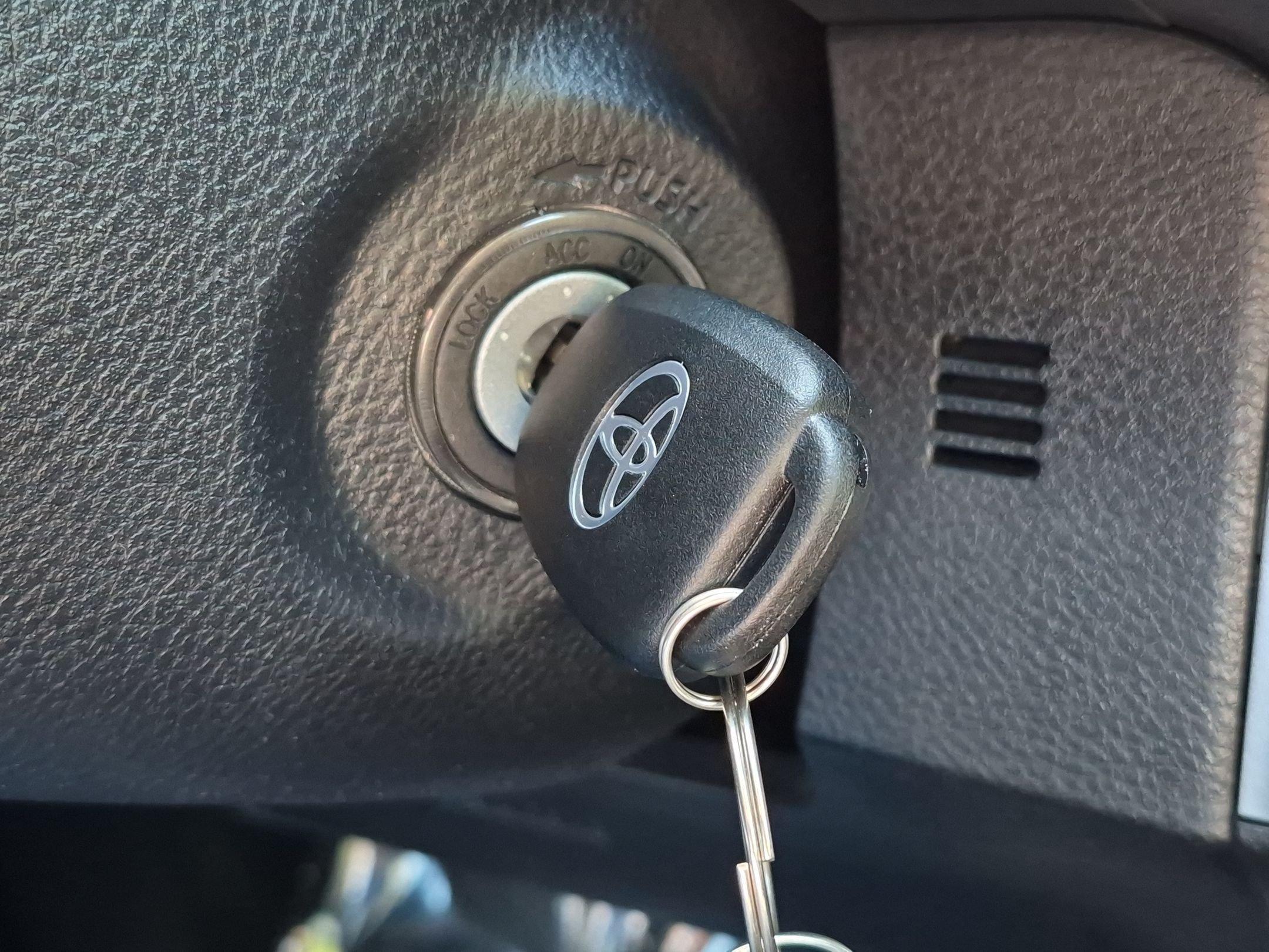 Used 2022 Toyota Tacoma SR5 w/ Technology Package AWD/4WD image 23