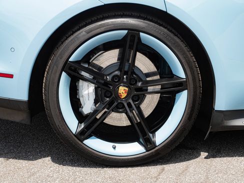 Certified 2023 Porsche Taycan 4S AWD/4WD image 40