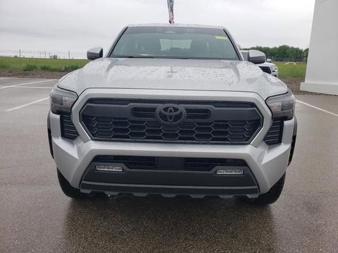 Used 2024 Toyota Tacoma TRD Off-Road AWD/4WD image 2
