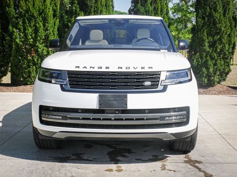 Used 2023 Land Rover Range Rover SE AWD/4WD image 3