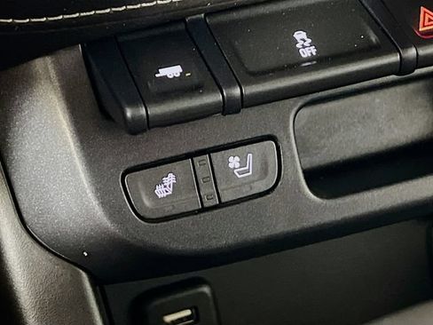 Used 2017 GMC Canyon Denali AWD/4WD image 21