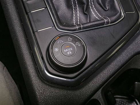 Certified 2022 Volkswagen Tiguan S AWD/4WD image 33