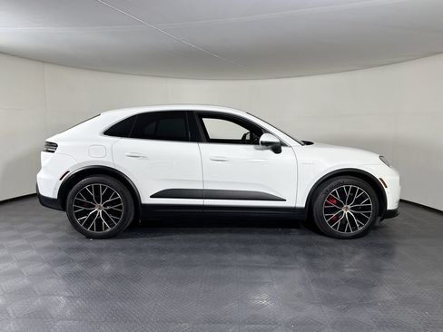 Certified 2025 Porsche Macan 4S Electric AWD/4WD image 8