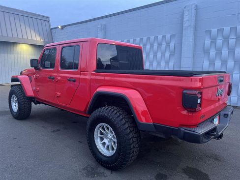 Used 2020 Jeep Gladiator Overland w/ Uconnect 4C Nav & Sound Group image 8