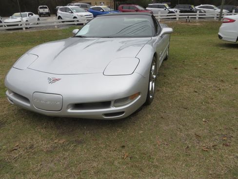 Used 2003 Chevrolet Corvette Convertible w/ Preferred Equipment Group1 image 2