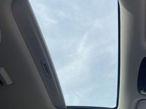 Used 2024 Kia Carnival SX Prestige image 10