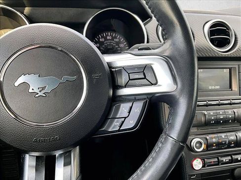 Used 2018 Ford Mustang Coupe RWD image 19