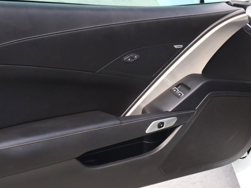 Used 2018 Chevrolet Corvette Stingray Coupe w/ Battery Protection Package image 11