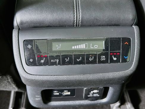 Used 2022 Nissan Pathfinder Platinum w/ Cargo Package AWD/4WD image 25