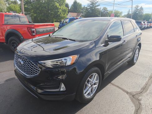 Used 2023 Ford Edge SEL w/ Convenience Package AWD/4WD image 3