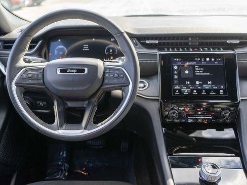 Used 2023 Jeep Grand Cherokee Altitude image 13