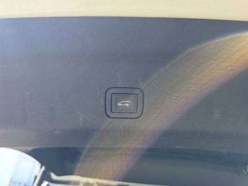 Used 2023 Chevrolet Tahoe LT w/ Luxury Package image 27