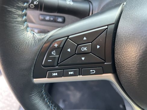 Used 2018 Nissan Leaf SV w/ SV Technology Package image 15