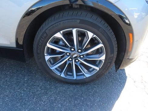 Used 2024 Cadillac Lyriq Sport AWD/4WD image 10