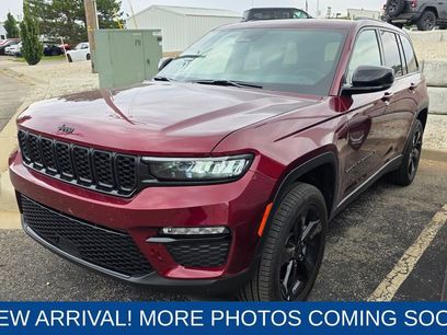 Used 2025 Jeep Grand Cherokee Limited w/ Black Appearance Package