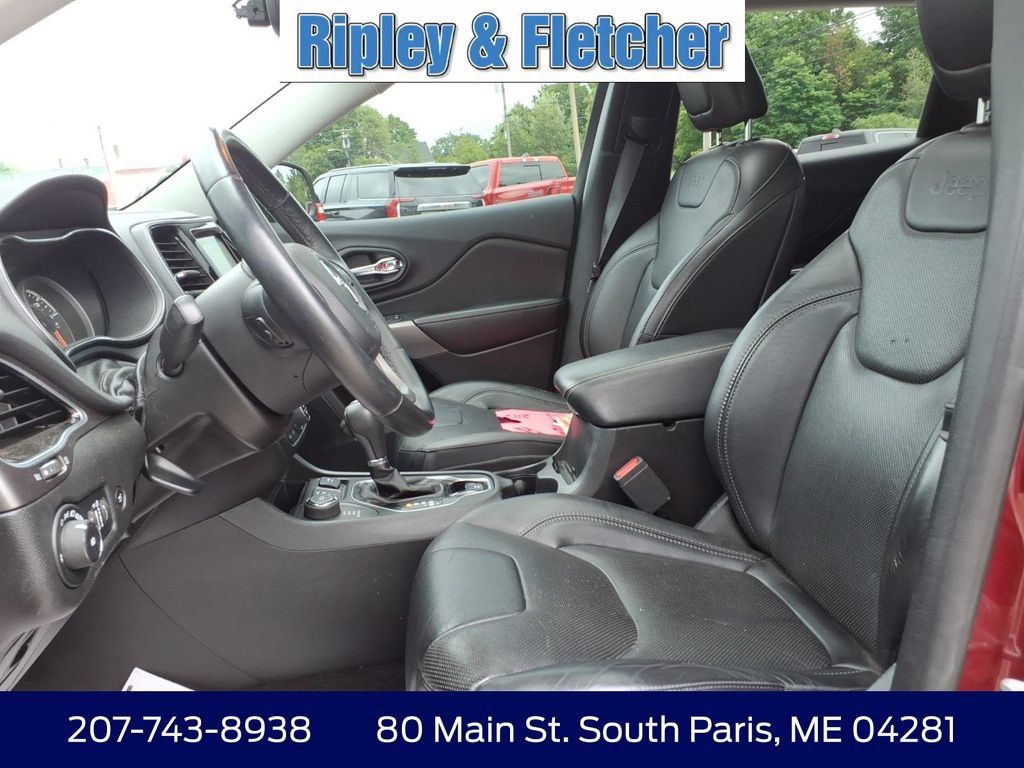Used 2019 Jeep Cherokee Limited AWD/4WD image 12