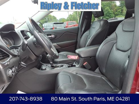 Used 2019 Jeep Cherokee Limited AWD/4WD image 12