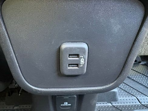 Used 2024 Chevrolet Equinox Premier w/ LPO, Floor Liner Package FWD image 39