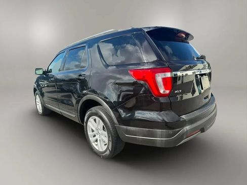 Used 2019 Ford Explorer XLT w/ Equipment Group 201A AWD/4WD image 8