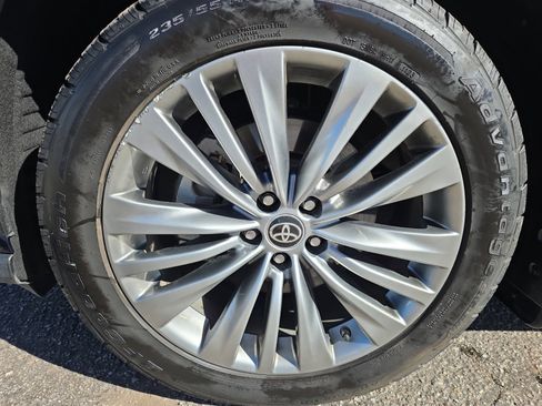 Used 2020 Toyota Highlander Platinum image 11