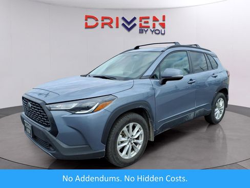 Used 2022 Toyota Corolla Cross LE image 1