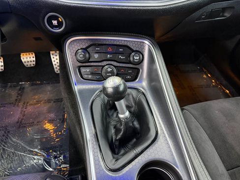Used 2015 Dodge Challenger R/T Scat Pack w/ Leather Interior Group image 16
