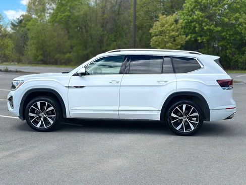 Used 2024 Volkswagen Atlas SEL Premium R-Line AWD/4WD image 3