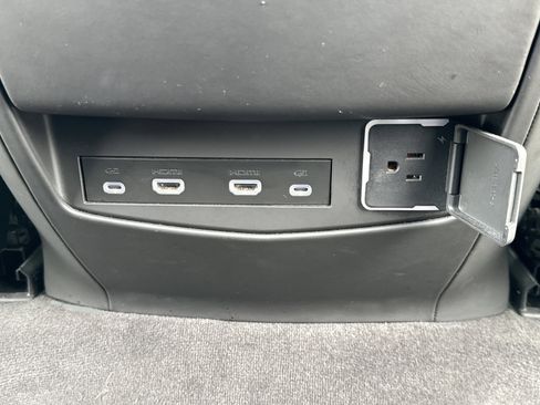 Used 2022 Cadillac Escalade ESV Premium Luxury Platinum w/ Heavy-Duty Trailer Package image 25