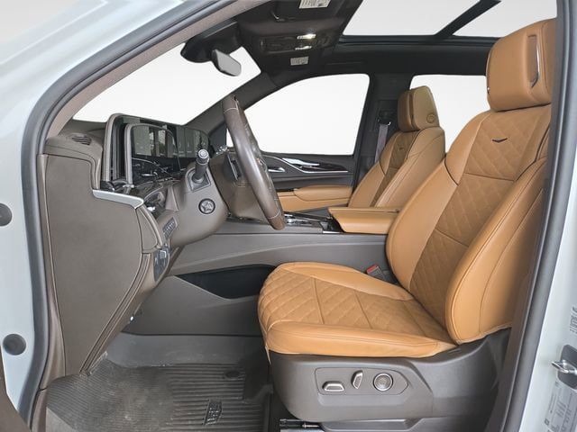 Used 2023 Cadillac Escalade Sport w/ Touring Package AWD/4WD image 15