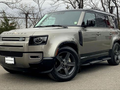 Used 2025 Land Rover Defender 110 X-Dynamic SE image 1