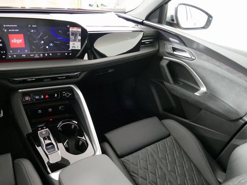 New 2025 Audi SQ5 Premium Plus image 25