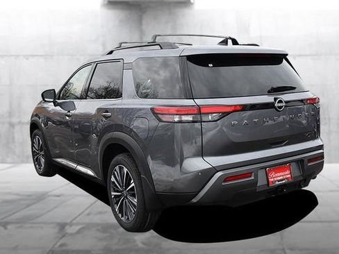New 2026 Nissan Pathfinder Platinum image 7