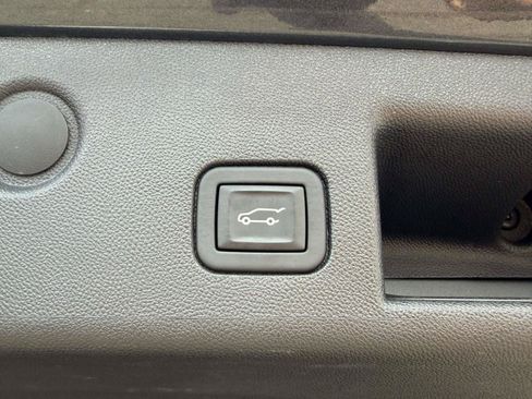 Used 2023 Chevrolet Equinox RS AWD/4WD image 9