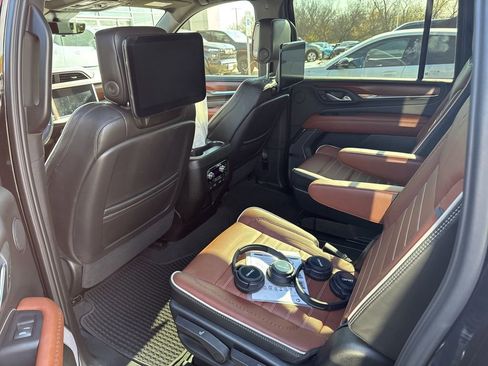 Used 2023 GMC Yukon XL Denali Ultimate image 10