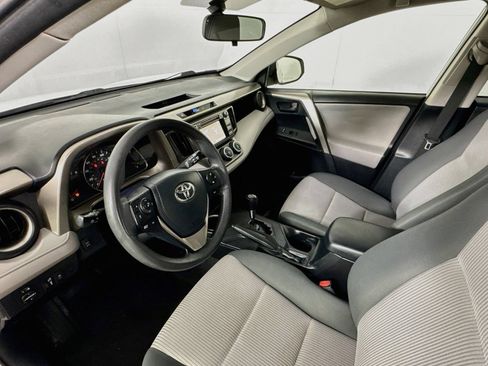 Used 2014 Toyota RAV4 LE AWD/4WD image 8