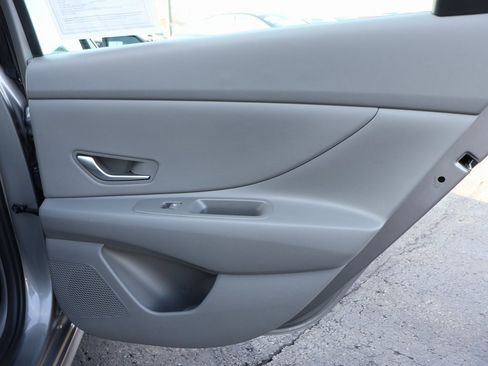 Used 2021 Hyundai Elantra SEL w/ Convenience Package image 12