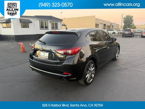 Used 2018 MAZDA MAZDA3 Touring FWD image 4